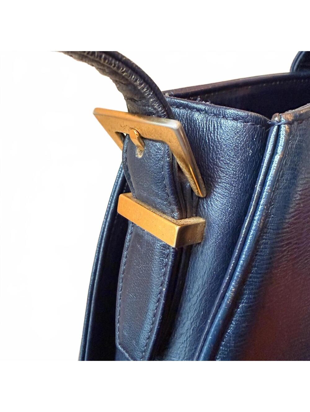 Valentino Garavani Vintage Indigo leather bucket bag - Picture 7 of 9